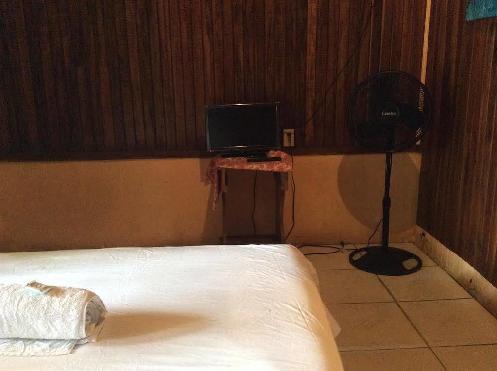 Cabinas El Muellecito Tortuguero Buitenkant foto